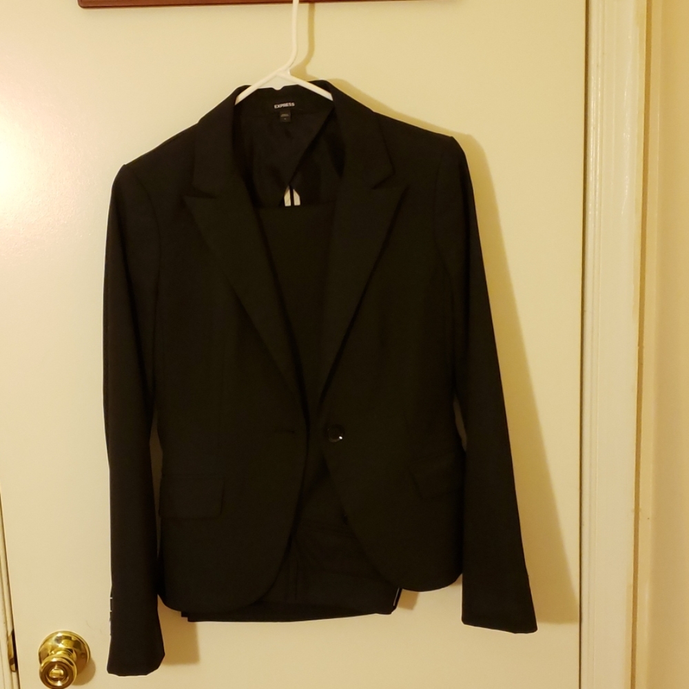 Pant suit